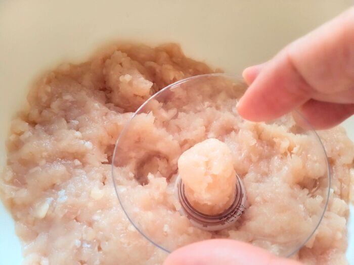これは発明。〈0円つくね製造機〉で団子がにゅるんと完成♡もう手で丸めなくてOKです！