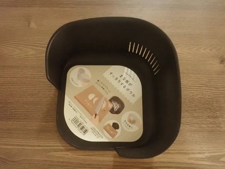 DAISO(ダイソー)：まな板すっきりボウル