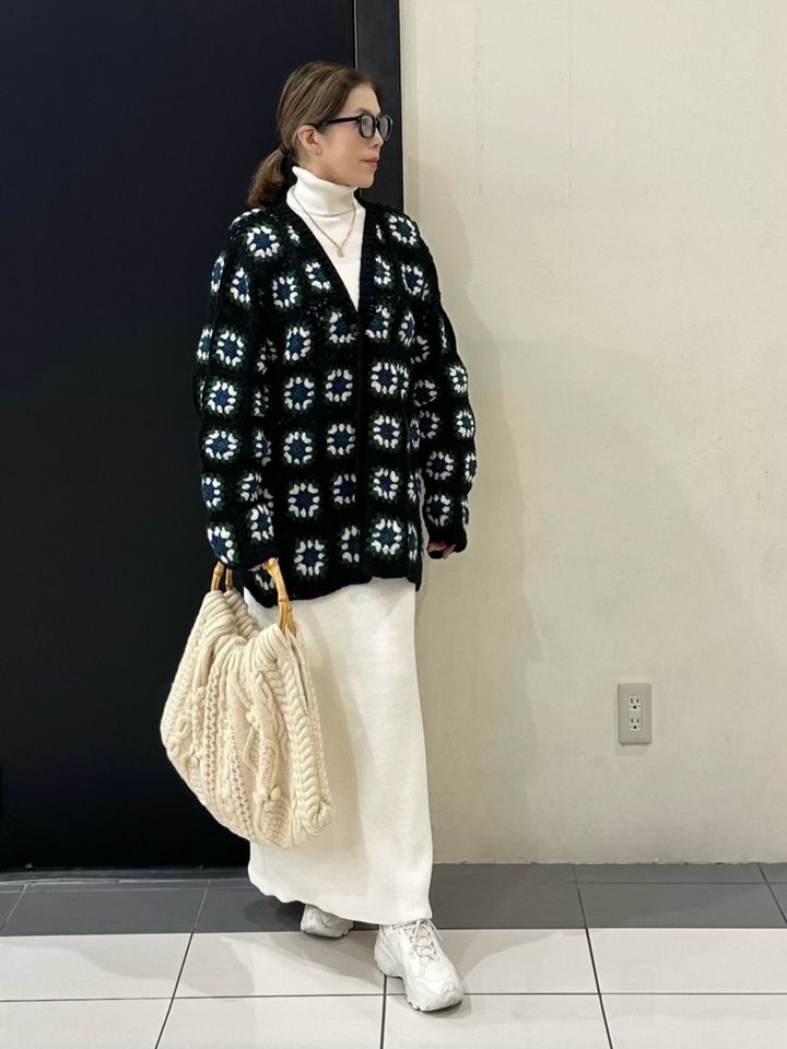 26_２月MOTOMIさんブログ_ユニクロメリノウールタートルネックセーターコーデ