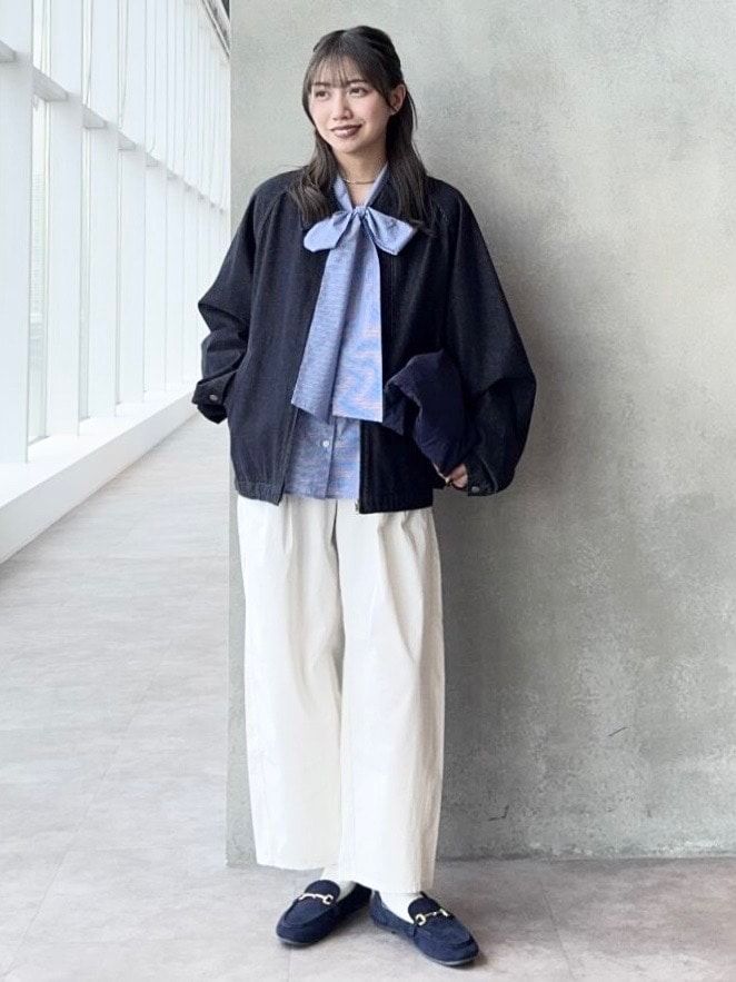 ローファーのきちんと感がコーデを引き締めてくれます 出典：StyleHint