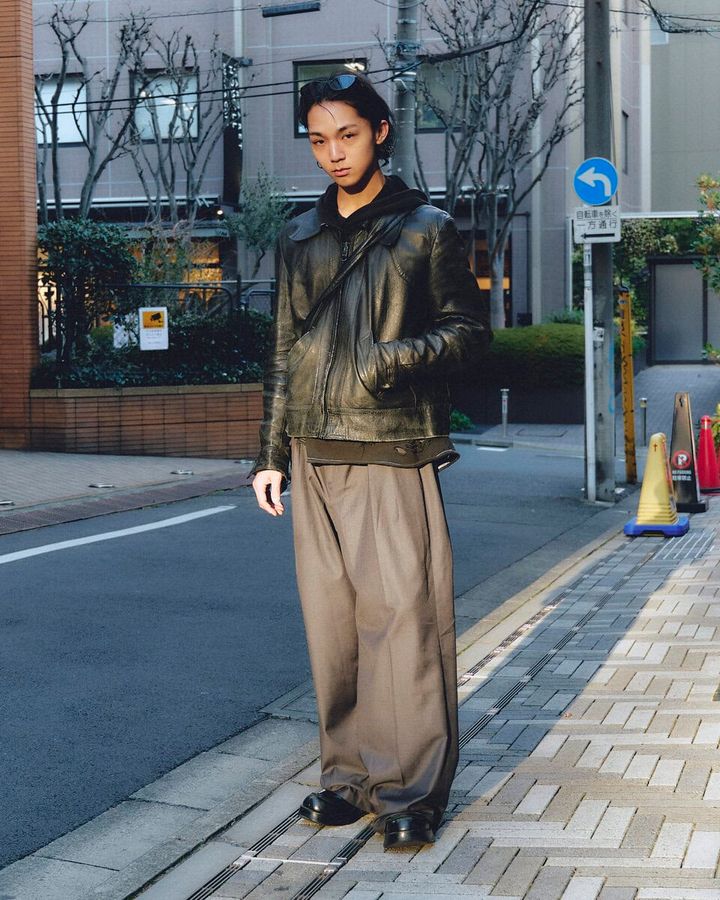 【スナップ】カラーは黒をベースに構築したキレイめAラインコーデ