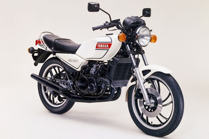 水越 恵子「いつだってボーイフレンド」－From My Playlist－｜懐かしの名曲の中のオートバイ