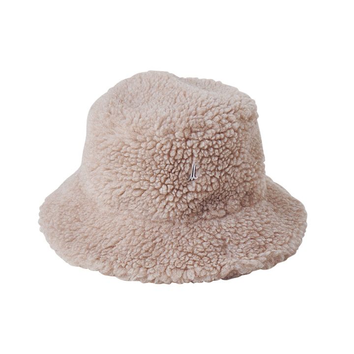 コーデに加えるだけでおしゃれ度がアップする、冬のヌクヌク小物26選