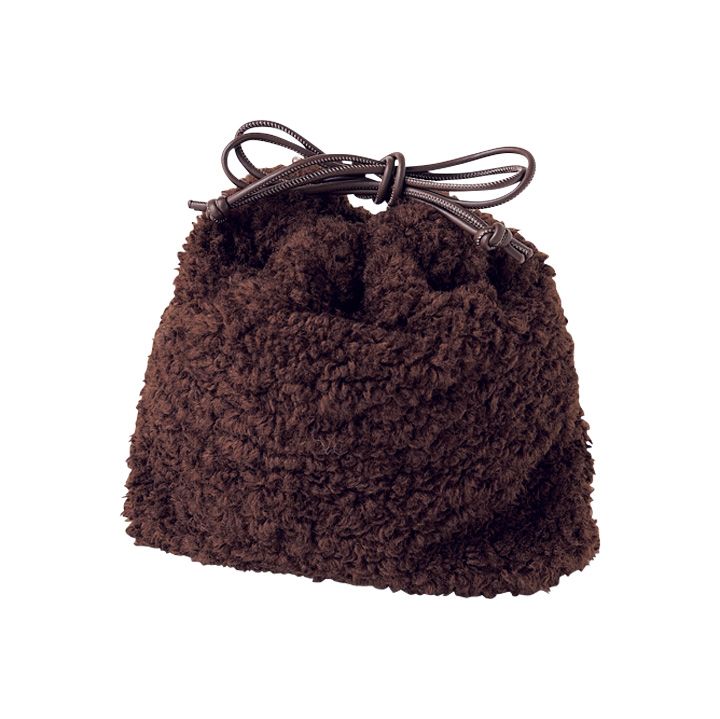 コーデに加えるだけでおしゃれ度がアップする、冬のヌクヌク小物26選