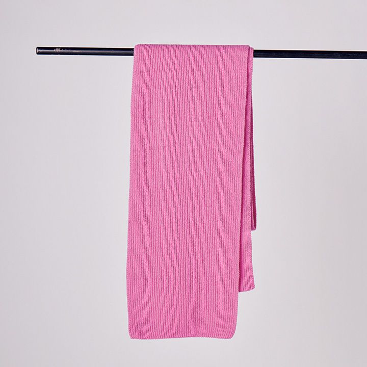 コーデに加えるだけでおしゃれ度がアップする、冬のヌクヌク小物26選