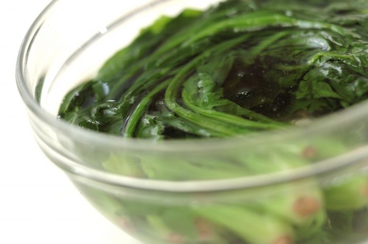 ホウレン草のゴマ和えの作り方1