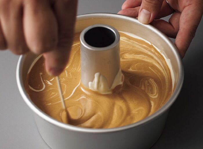シフォン型で焼くと美味しい！模様が美しい「コーヒーマーブルシフォンケーキ」の作り方。インスタントコーヒーで手軽にできますよ♪