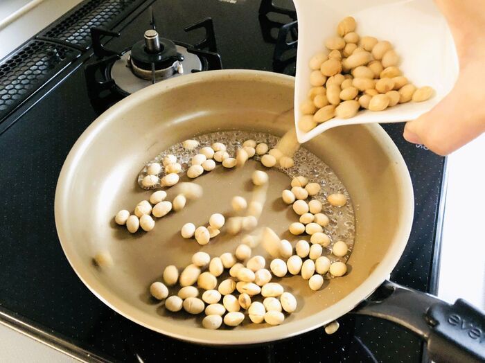 『節分の豆』が余ったらやってみて！ポリポリが止まらない…絶品＆簡単おやつに大変身♡