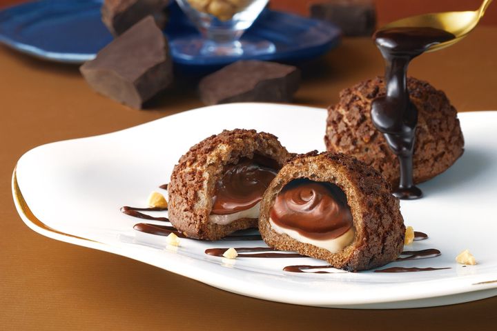 「シューもっち」（3個入 855円／6個入 1680円／9個入 2520円） ※価格は税込み＆消費税は8％計算 width=