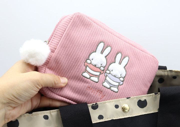 宝島社雑誌付録のInRed3月号増刊のミッフィー刺繍入りコーデュロイポーチ6