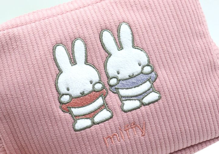 宝島社雑誌付録のInRed3月号増刊のミッフィー刺繍入りコーデュロイポーチ3