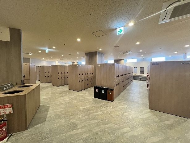 まず、脱衣所の広さに驚く