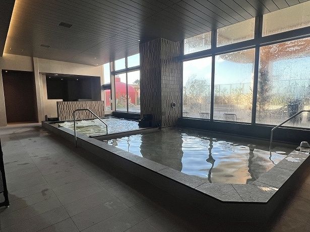 内湯は炭酸泉と温泉50％濃度の湯