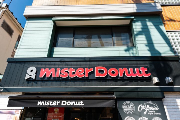 ミスタードーナツでトレーにのせた商品をショーケースに戻す行為は衛生上問題ない？