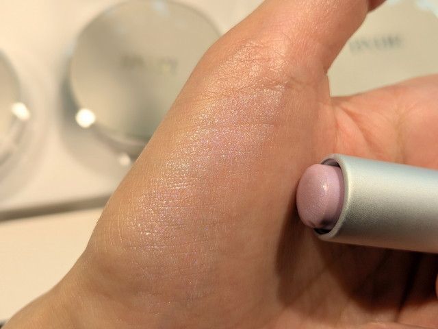 バイユア セラムフィット ボリューミング グロースティック 使用イメージ