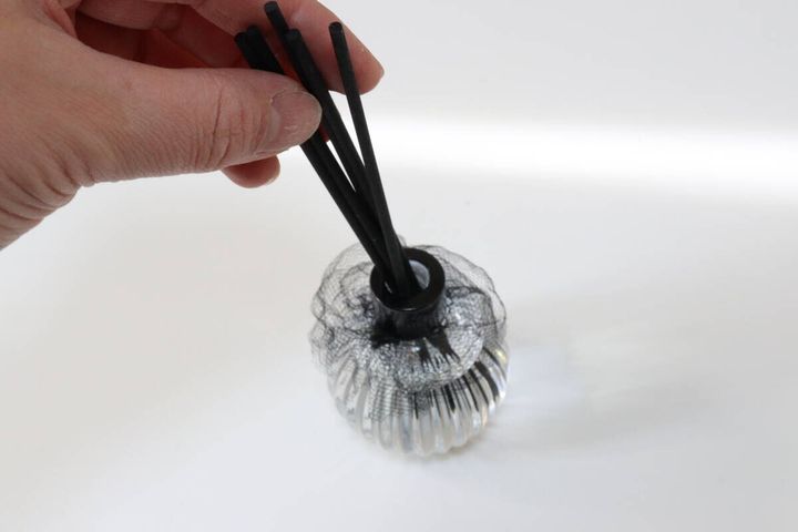 レース装飾ディフューザー（50mL、リッチブルーミング） スティックを入れる