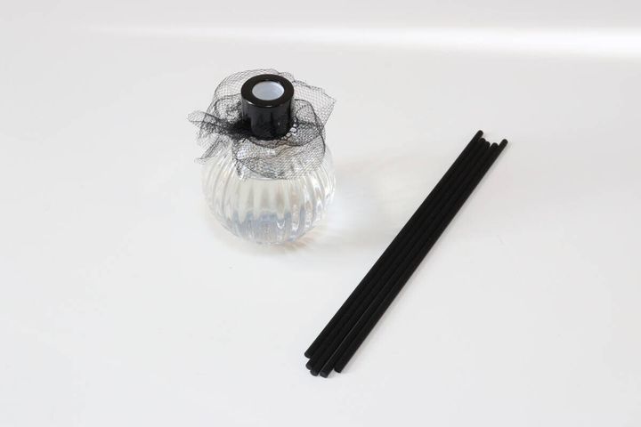 レース装飾ディフューザー（50mL、リッチブルーミング） セット内容