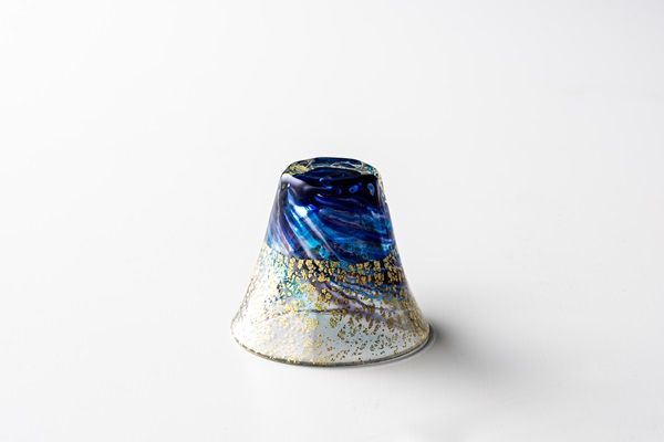 富士山モチーフの手作りガラス酒器「fuji choko」花火が登場！富士山の造形美を世界へ