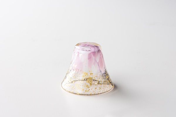 富士山モチーフの手作りガラス酒器「fuji choko」花火が登場！富士山の造形美を世界へ
