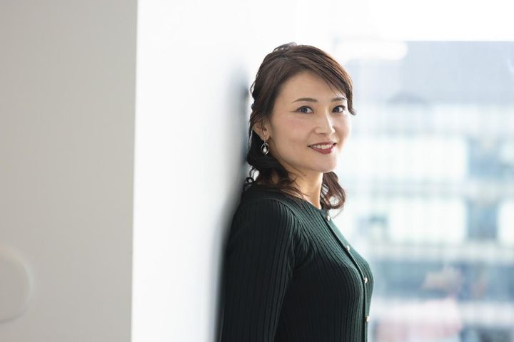 夫の不倫疑惑＆議員辞職、自身の落選…。10年過ぎた今、私は最高に幸せです【金子恵美さんのターニングポイント＃2】