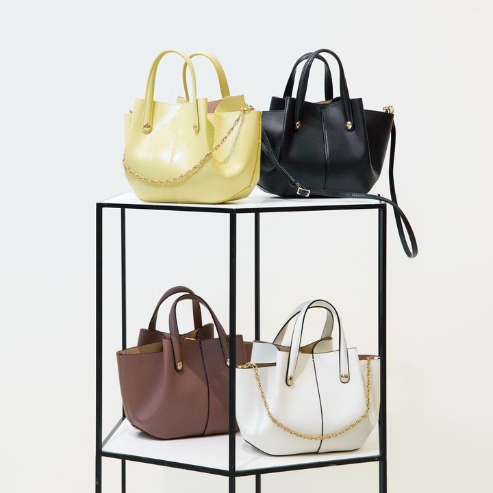 画像: SHELL MINI バッグ￥59,400 store.tomorrowland.co.jp