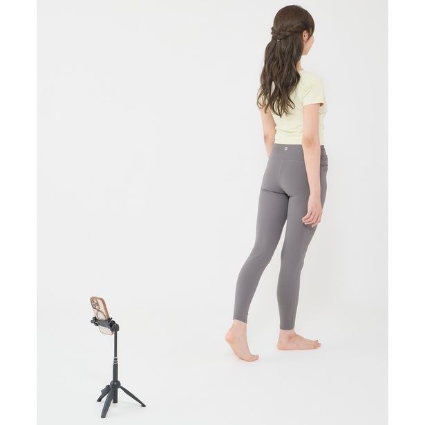 足元が見えるように撮影するとわかりやすいです (C)かなぺ／KADOKAWA