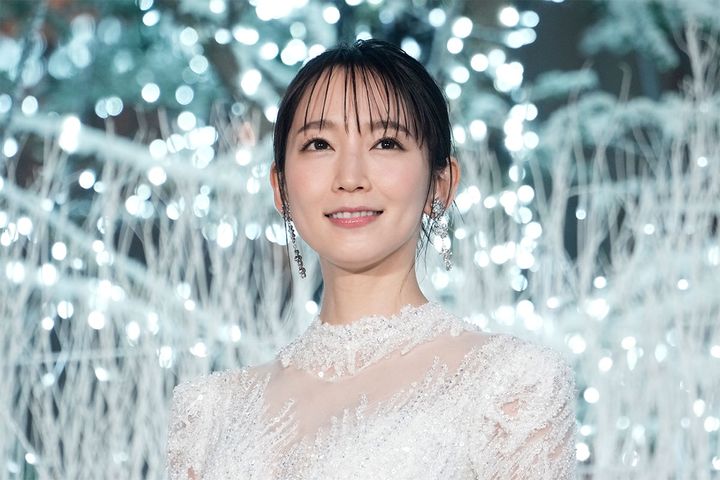 吉岡里帆さん（2025年11月19日、時事通信フォト）