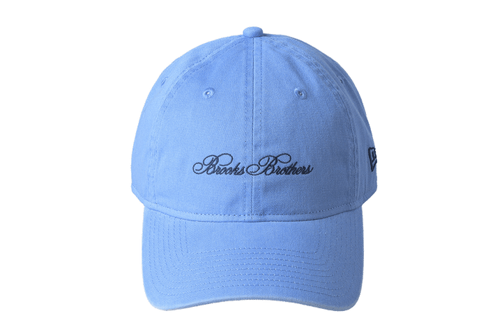 〈ブルックス ブラザーズ〉 × 〈ニューエラ〉のキャップ