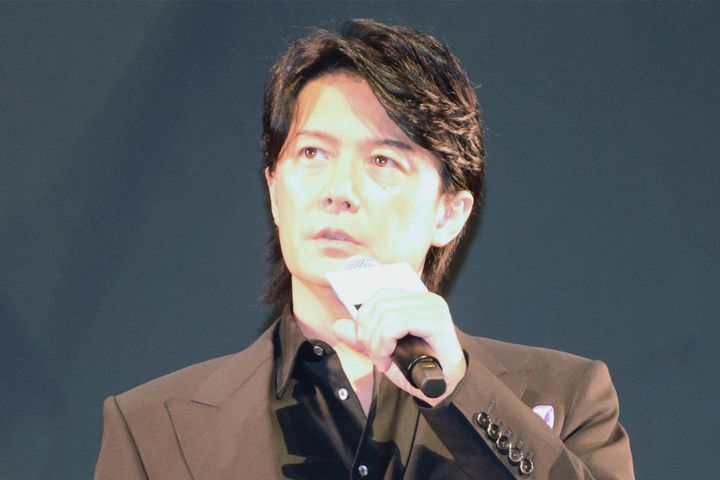 福山雅治さん（2023年11月13日、時事）