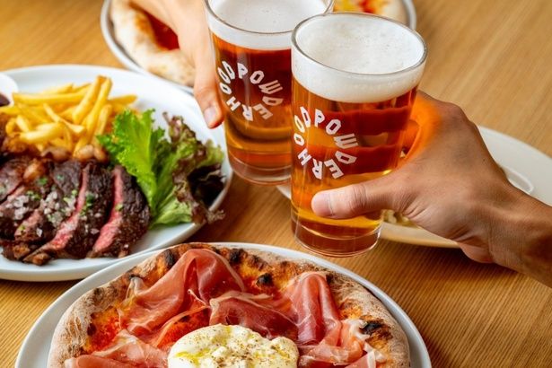 ランチから夜のバータイムまで、シーンに合わせて一日中楽しめる