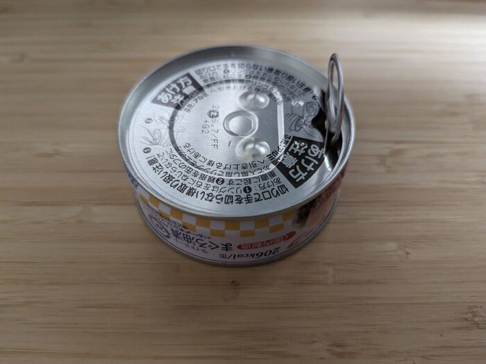 メーカーおすすめの『ツナ缶の油』の切り方！手が汚れない方法を試してみると♪