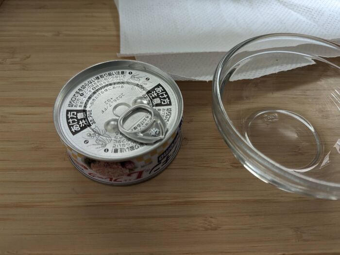 メーカーおすすめの『ツナ缶の油』の切り方！手が汚れない方法を試してみると♪