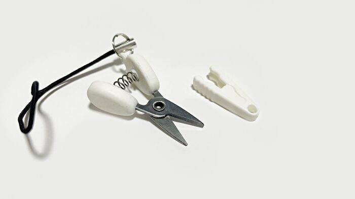 【ダイソー】手のひらサイズの『ミニはさみ』の意外な使い道！実はとっても万能でした♪