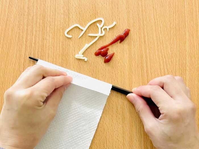 こぼしたマヨネーズやケチャップ、拭くのはNG！ウソのようにキレイになる「お掃除ワザ」を大発見♡