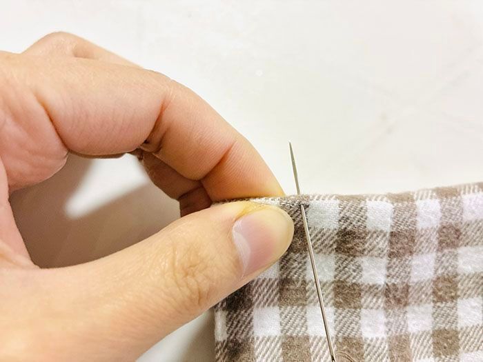 「玉結び」も「玉止め」もしなくてOK！？超簡単なボタンのつけかた。プロ並みにきれいな仕上がりに♪