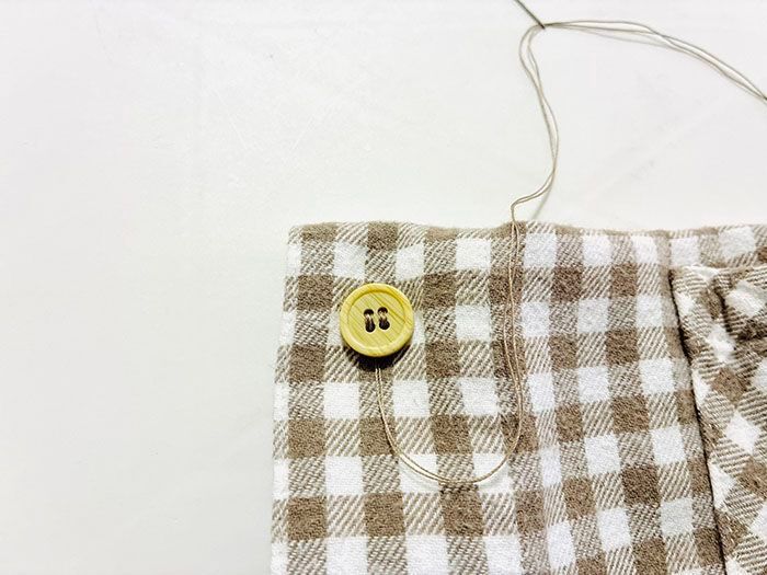 「玉結び」も「玉止め」もしなくてOK！？超簡単なボタンのつけかた。プロ並みにきれいな仕上がりに♪