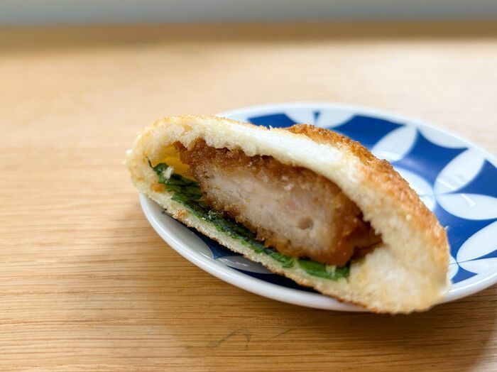 コップで「ギュッ」とするだけ♡いつもの食パンが爆速で〈ランチパック風〉になる凄ワザ！