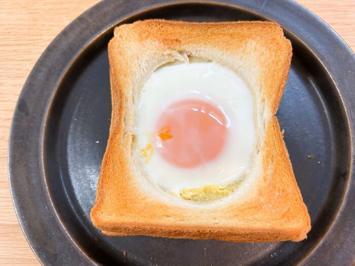 コップで「ギュッ」とするだけ♡いつもの食パンが爆速で〈ランチパック風〉になる凄ワザ！