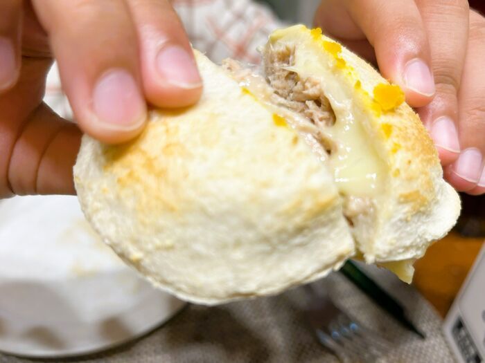 コップで「ギュッ」とするだけ♡いつもの食パンが爆速で〈ランチパック風〉になる凄ワザ！