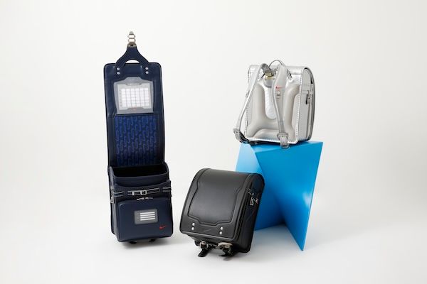 クロスター、2027年入学用ランドセルカタログの請求受付開始。人気ブランドを多数掲載