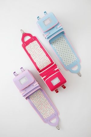 クロスター、2027年入学用ランドセルカタログの請求受付開始。人気ブランドを多数掲載