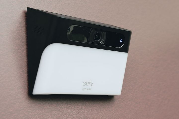 【バイク盗難対策】Anker Eufyのソーラー防犯カメラが秀逸！配線不要で庭先を守る