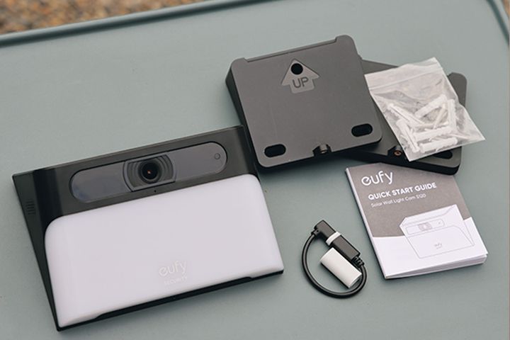 【バイク盗難対策】Anker Eufyのソーラー防犯カメラが秀逸！配線不要で庭先を守る