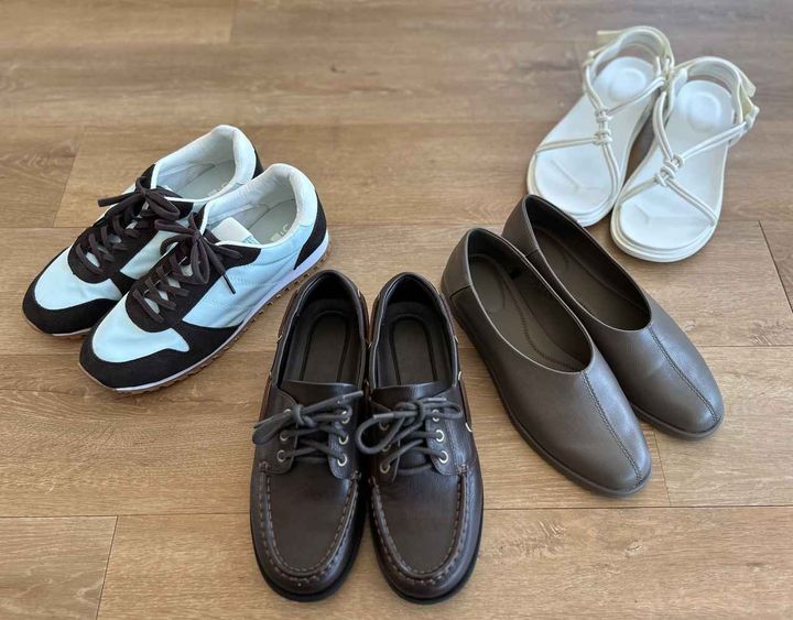 画像: 【UNIQLO：C】左から：コンビネーションスニーカー¥4,990、デッキシューズ¥5,990 ※一部店舗にて発売、スクエアフラットシューズ¥3,990、ロープサンダル¥3,990 ※一部店舗にて発売 www.uniqlo.com