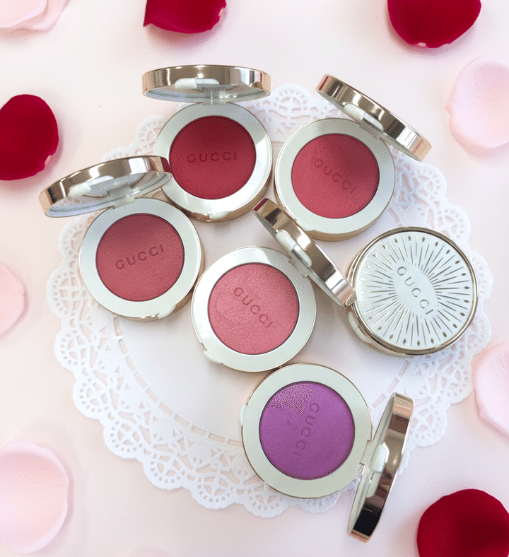 GUCCI Beautyの新作チーク「グロウ ブラッシュ」全6色を並べたカラーバリエーション