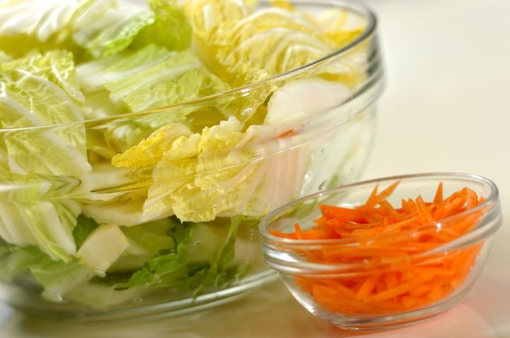 白菜の塩昆布煮の下準備1