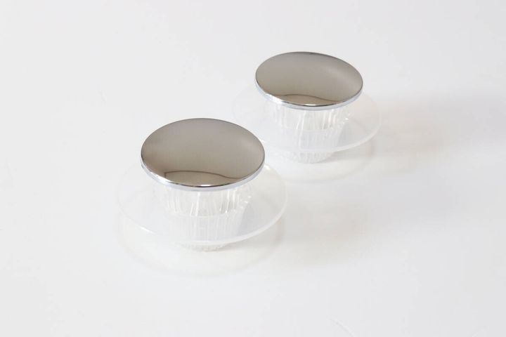 ダイソーの目隠しできる洗面台のゴミガード シルバータイプ