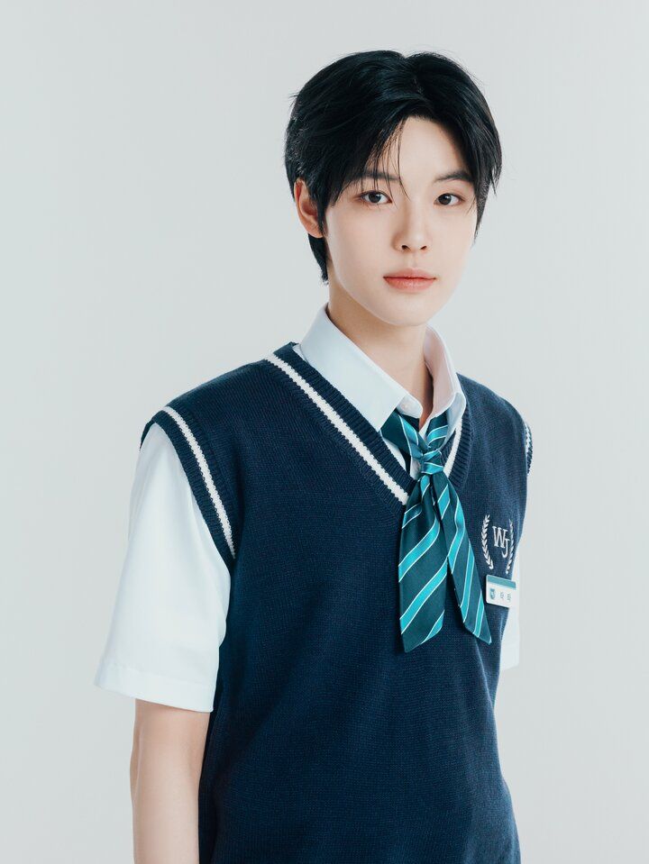 【写真・画像】“SMTR25”初のバラエティ番組『応答せよ！僕らのハイスクール』15名のメンバープロフィールを公開 11枚目