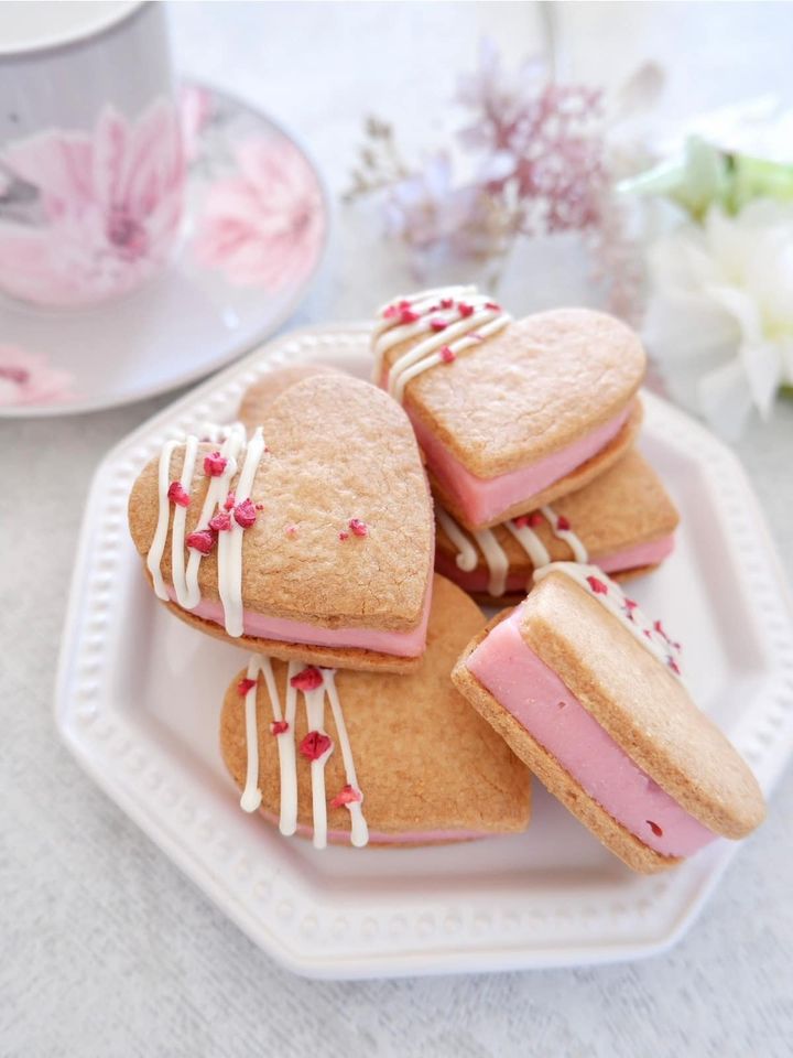 米粉のいちごガナッシュサンドクッキー