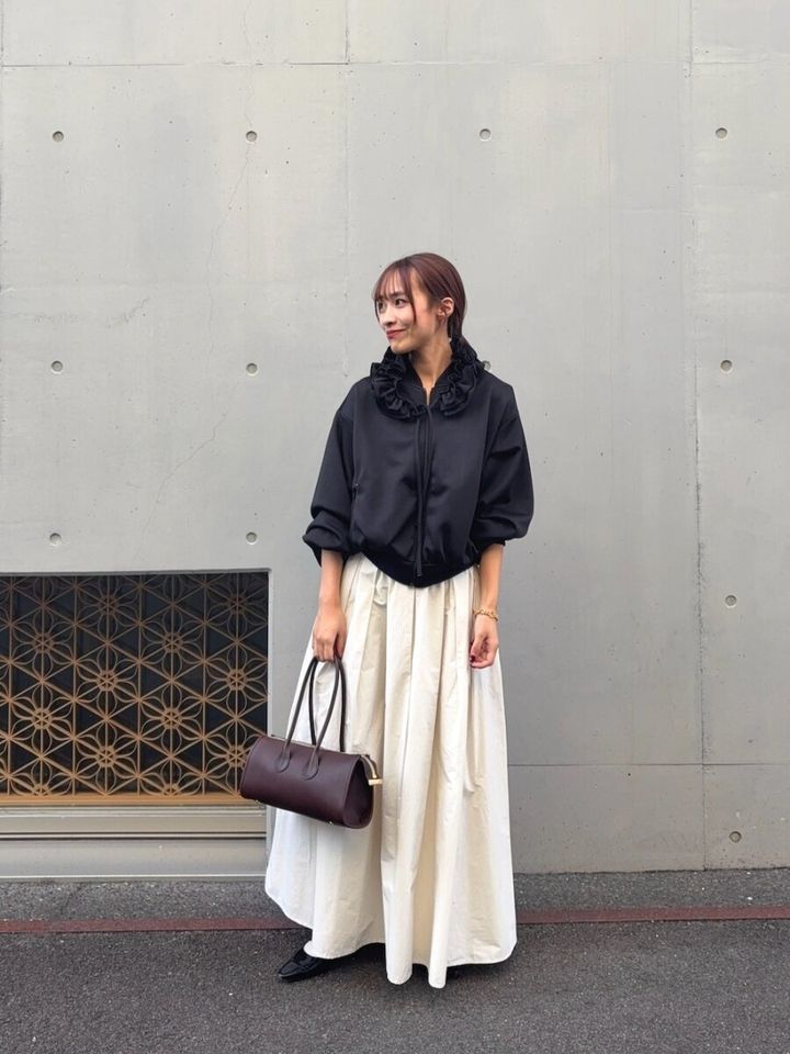 2026春大人女性おすすめ白スカートモノトーンコーデ